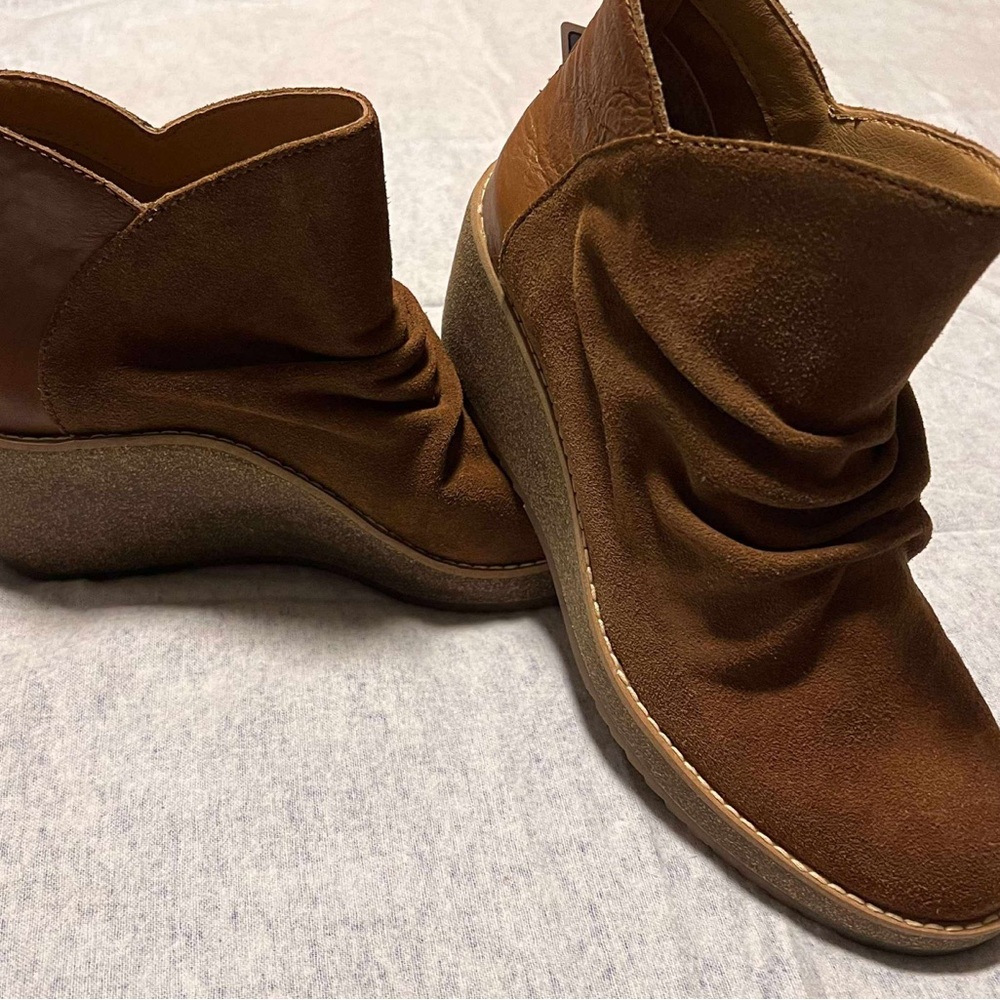 NEW AETREX Kara Ankle Cognac Boot Suede Wedge Booties Size US 6-6.5